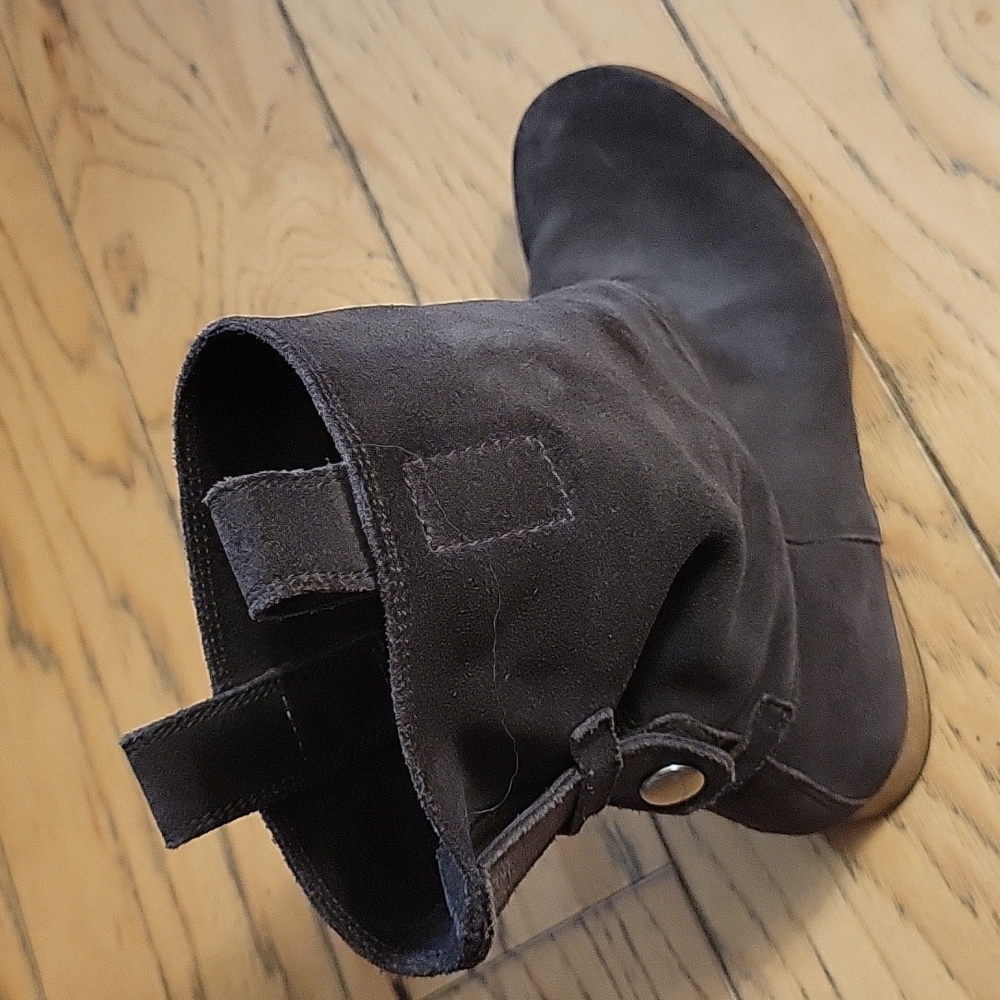 Alberto Fermani Women's Umbria slouch ankle boots. Dark brown suede.